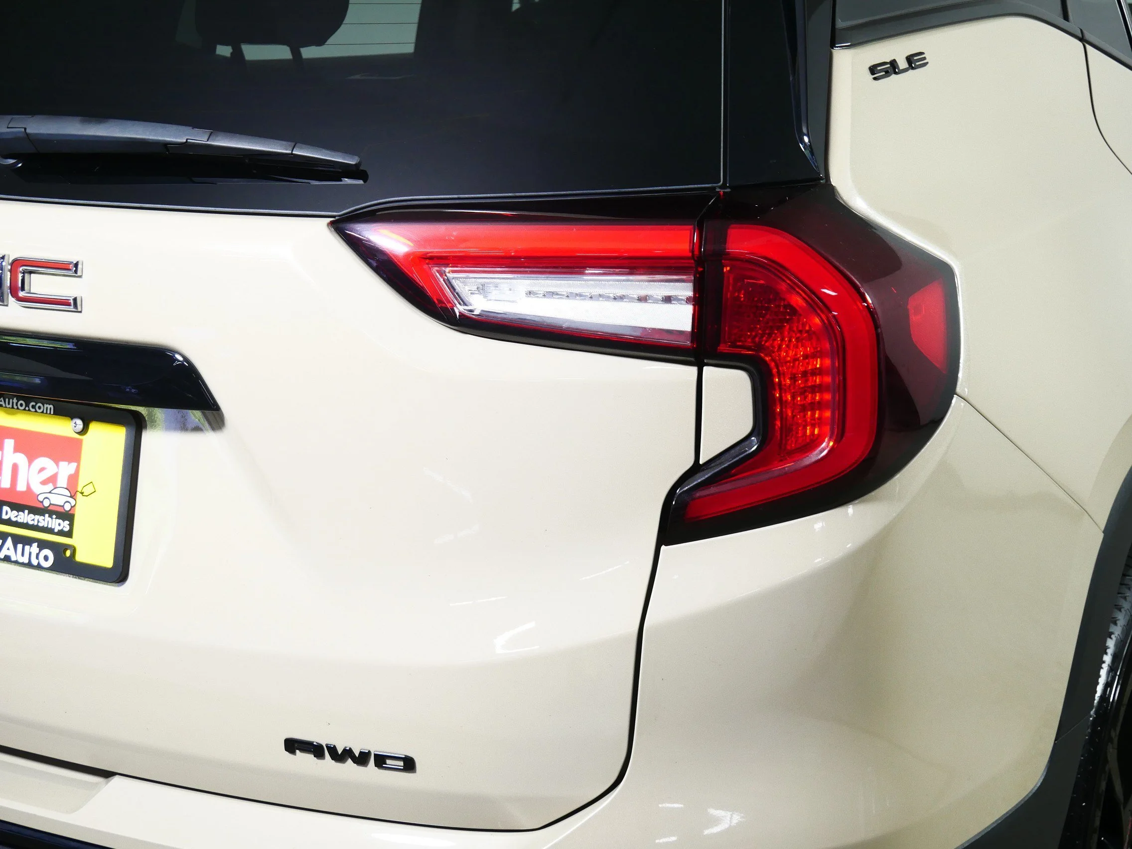Used 2023 Desert Sand Metallic GMC SLE image 17