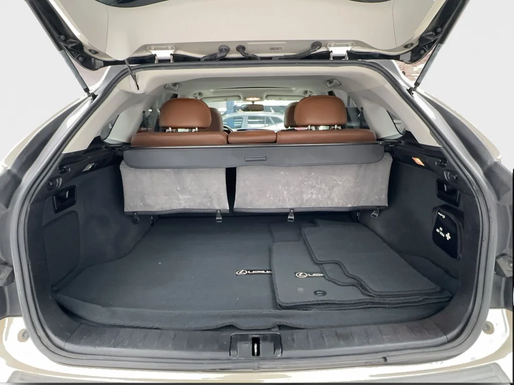 Used 2015 Beige Lexus 350 image 17