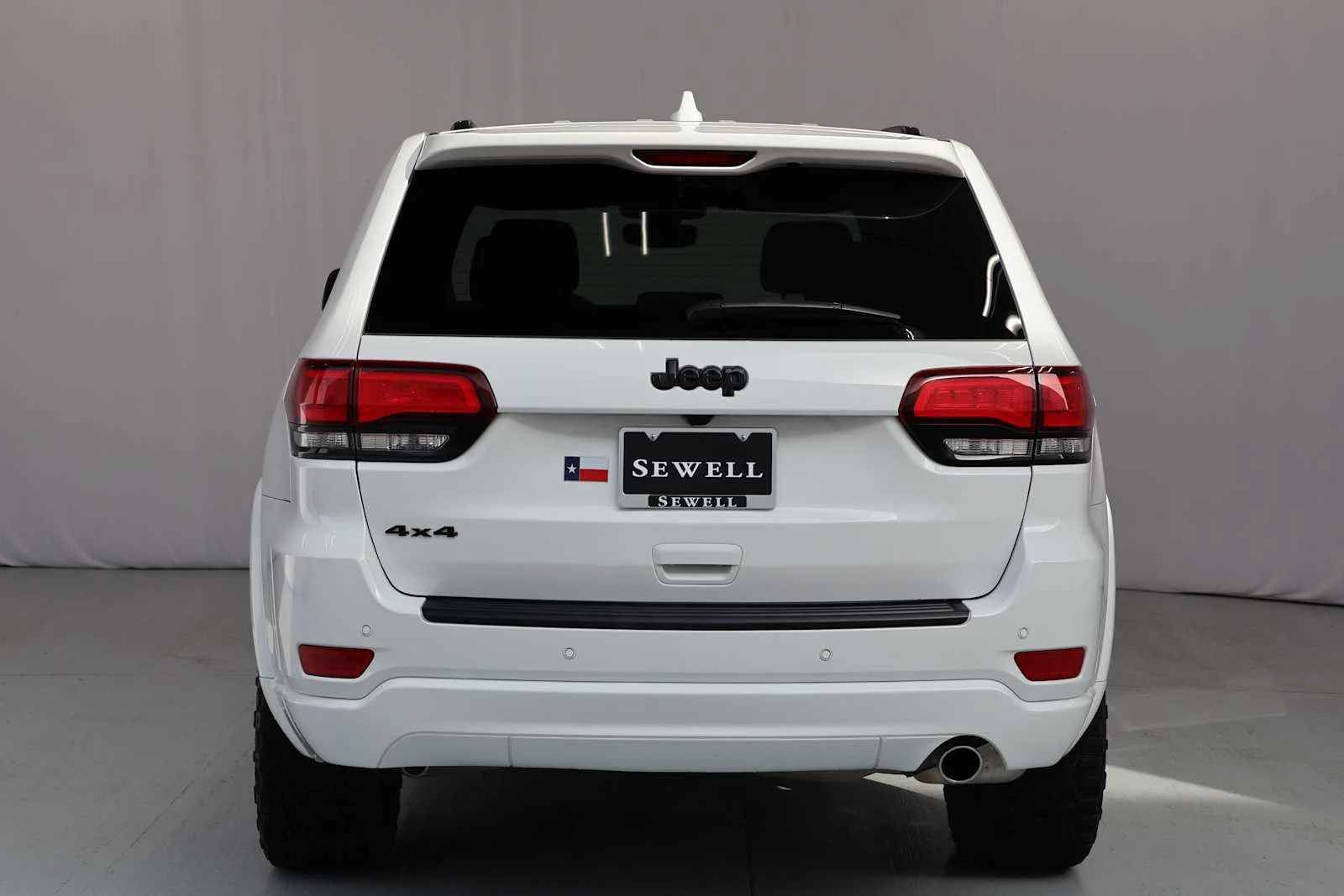 Used 2022 Bright White Clearcoat Jeep Laredo X image 6