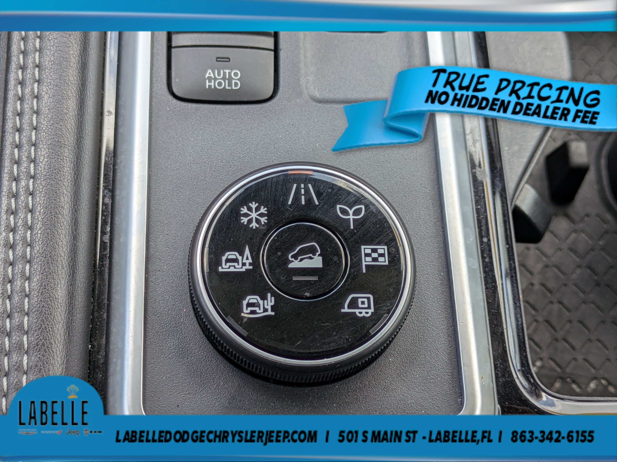 Used 2023 Pearl White Tricoat Nissan Platinum image 30