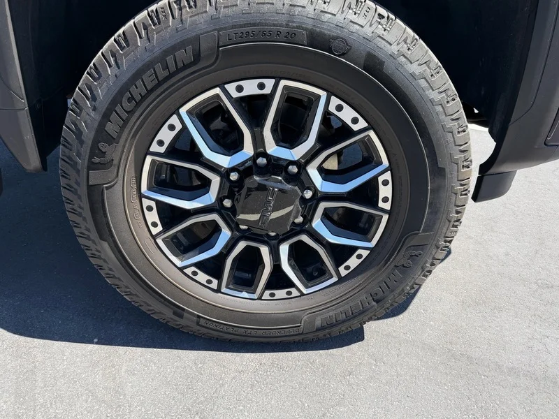 Used 2024 Titanium Rush Metallic GMC AT4 image 28