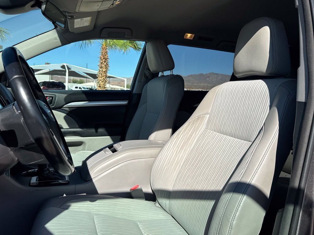 2018 Toyota Highlander LE Plus - Photo 20