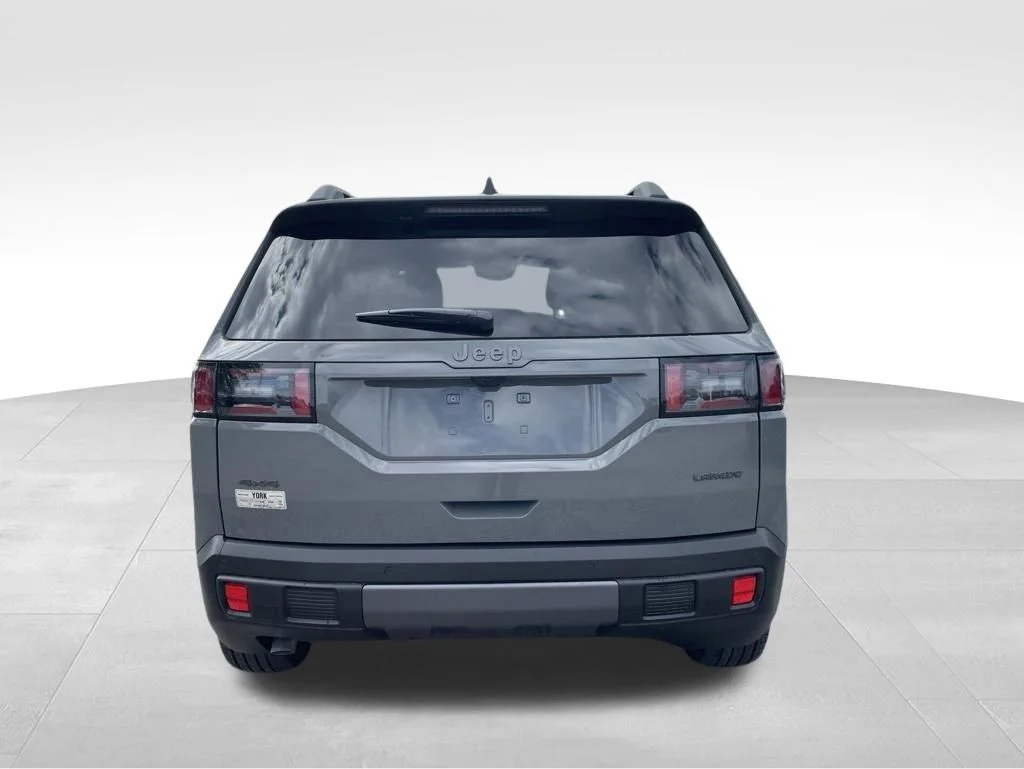 New 2026 Sting-Gray Clear-Coat Exterior Paint Jeep Laredo image 4