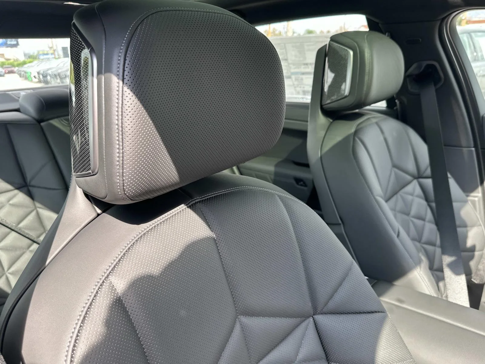 New 2027 Frozen Space Silver Metallic BMW 740i image 28