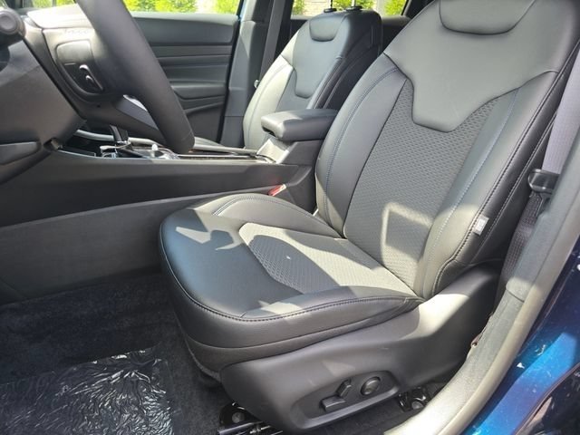 New 2026 Fathom Blue Pearl Coat Jeep Latitude image 6