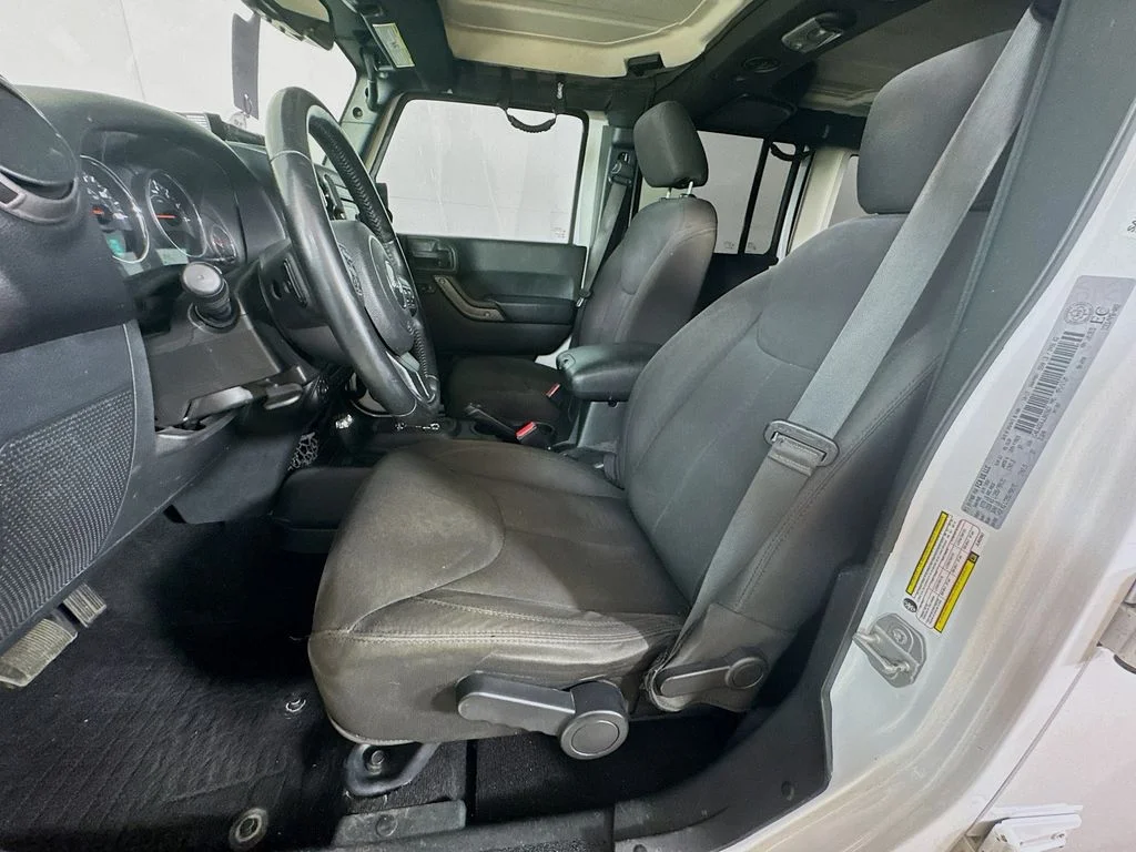 Used 2018 White Jeep Unlimited Willys Wheeler image 22