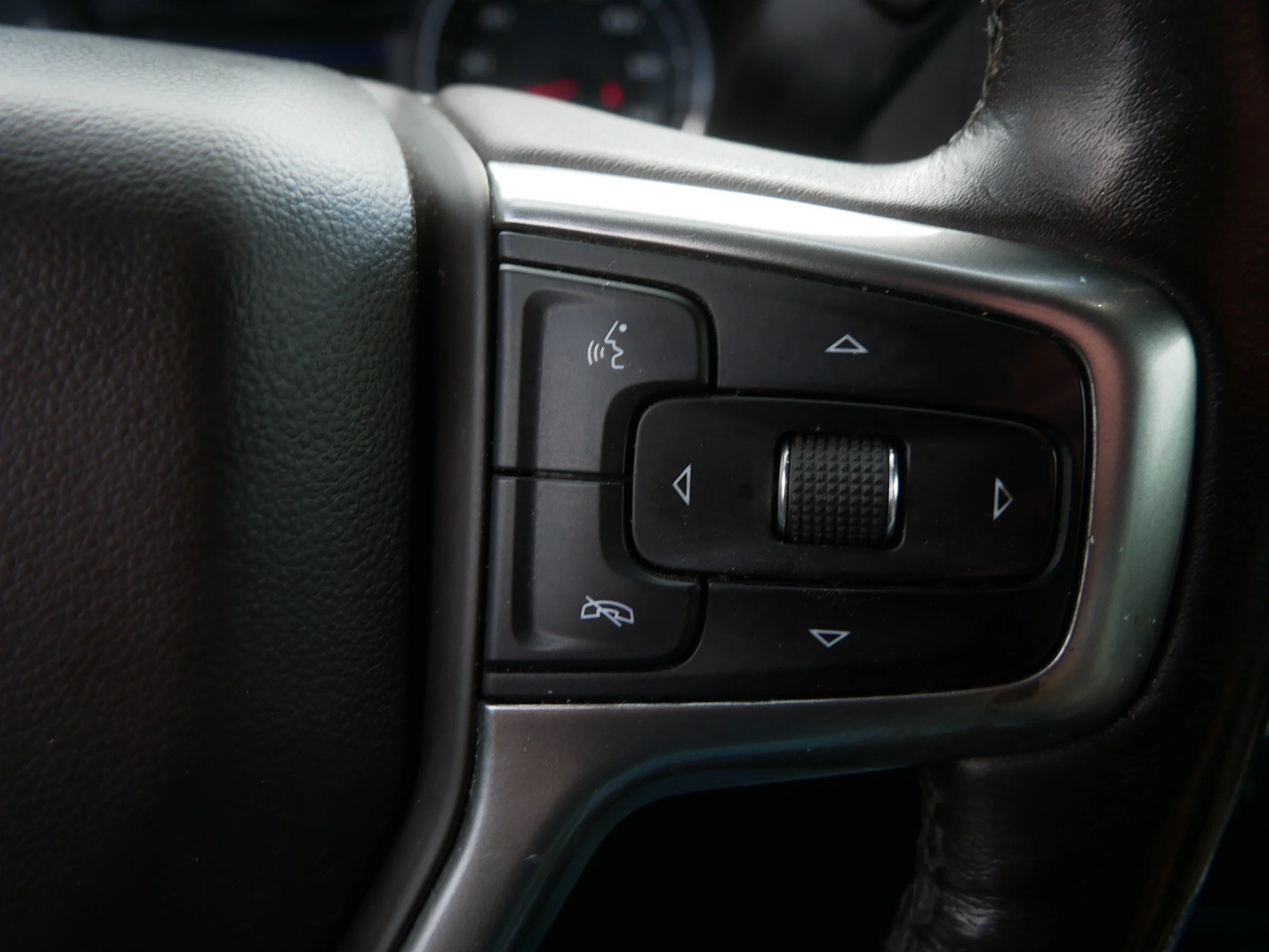 Used 2020 Summit White Chevrolet LT image 30