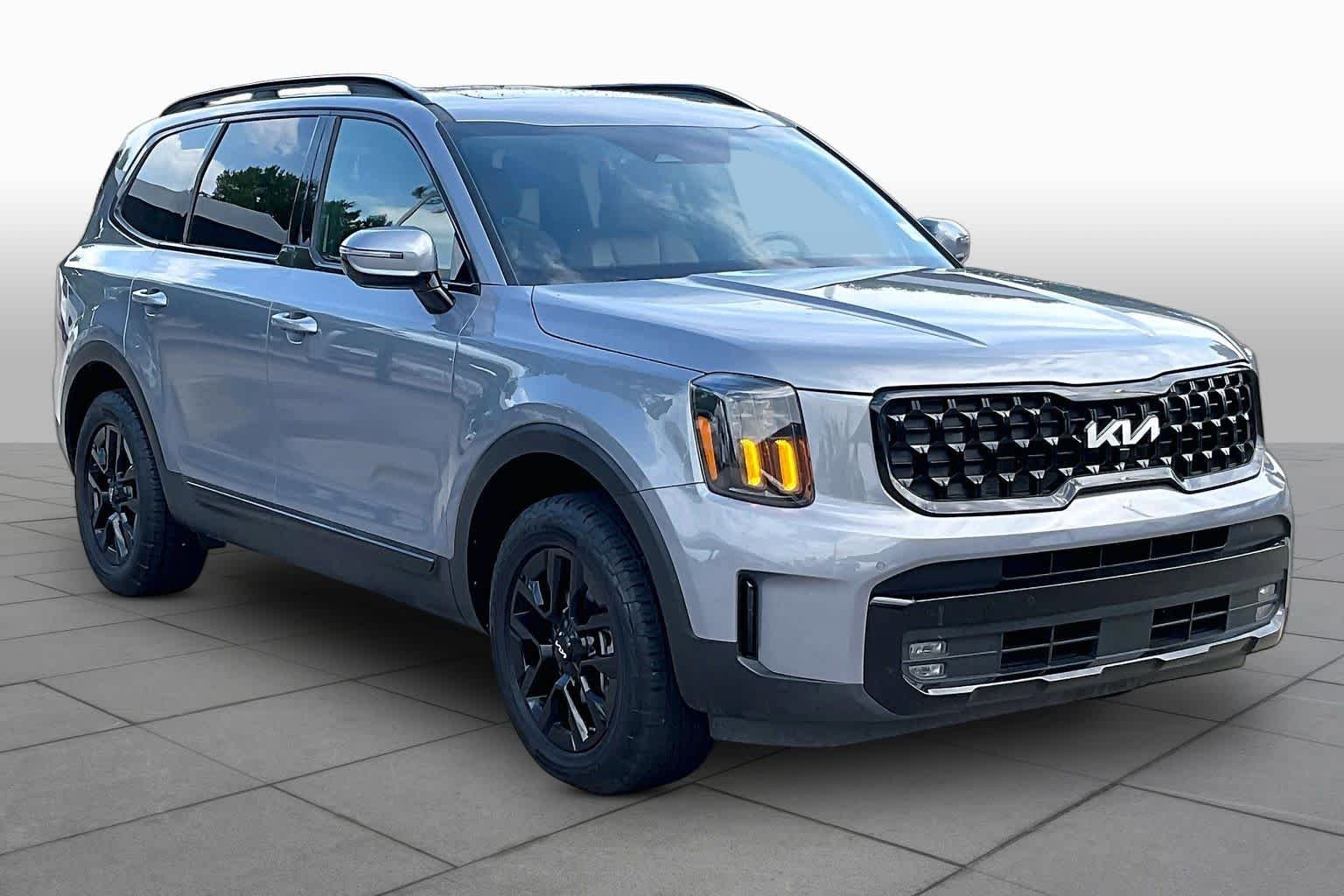 Used 2024 Everlasting Silver Kia SX X-Pro image 3