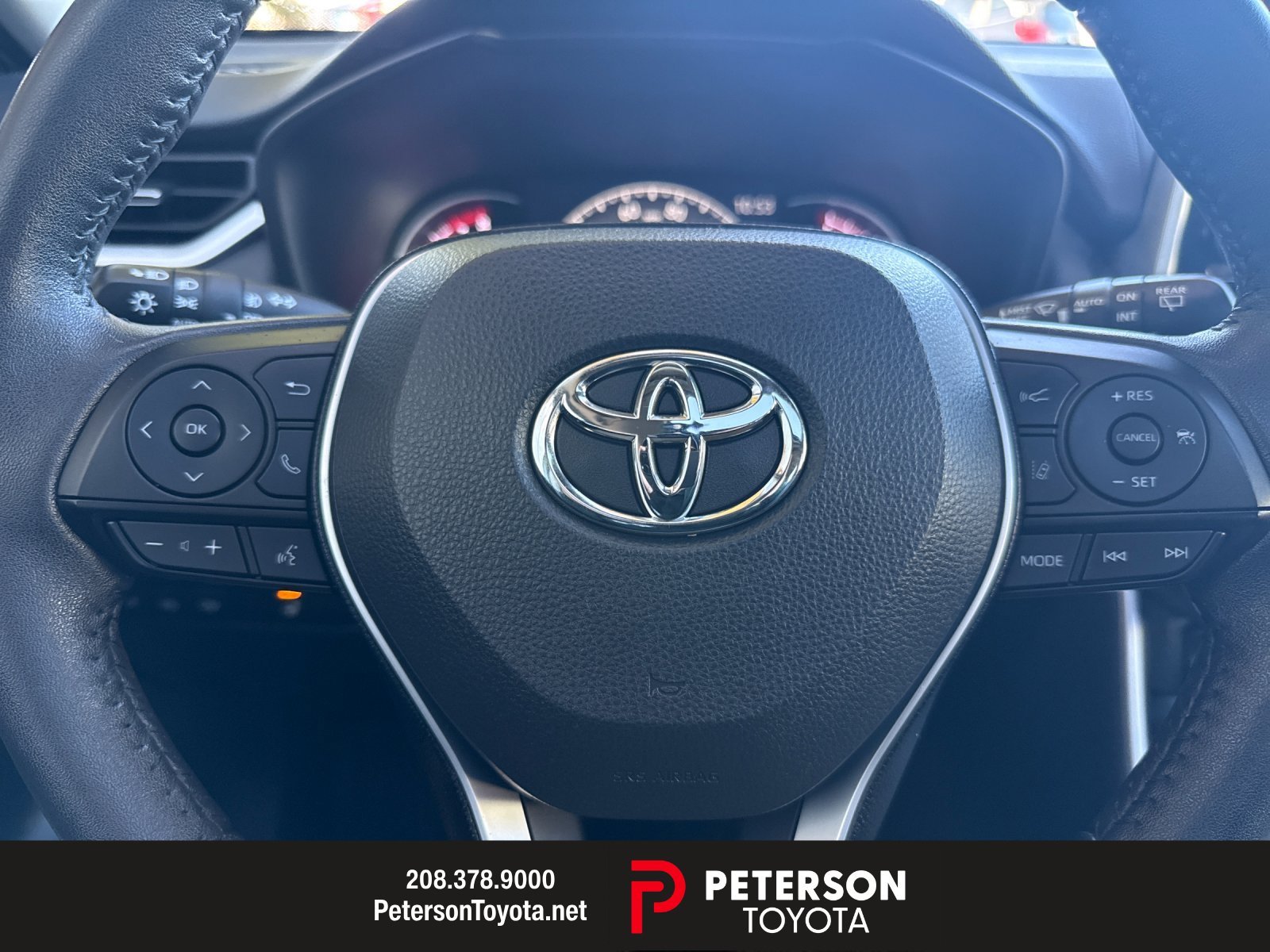 Used 2023  Toyota XLE Premium image 22