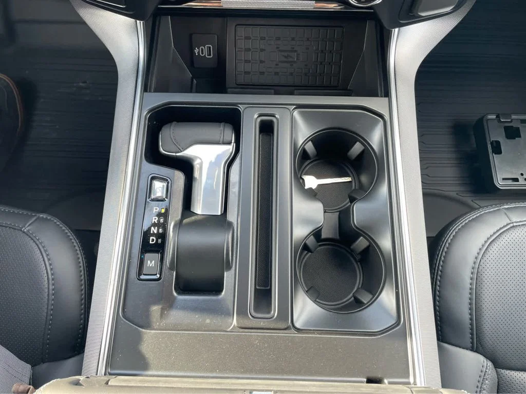 New 2025 Space White Metallic Ford Platinum® image 31