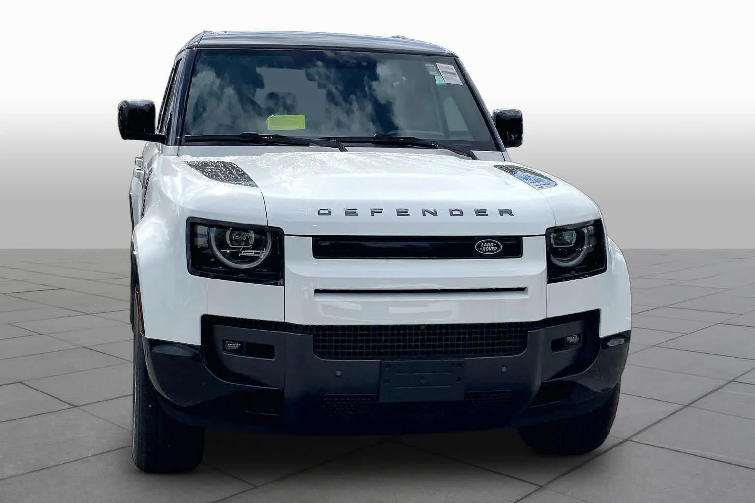 New 2026 Fuji White Land Rover X-Dynamic SE image 2