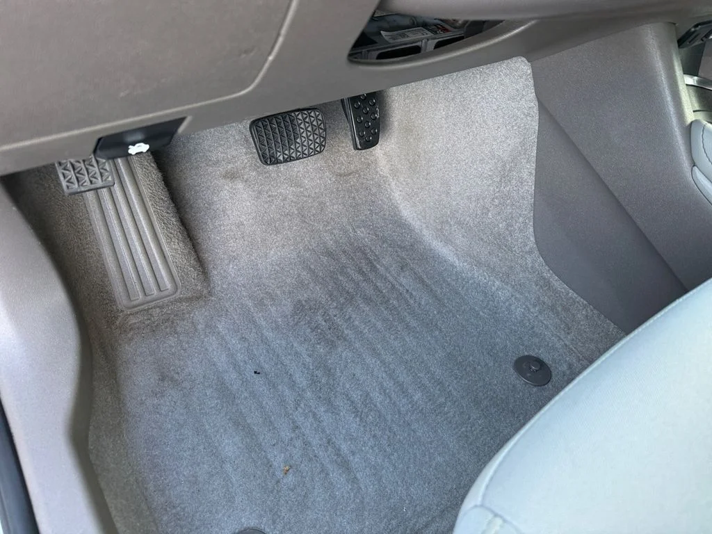 Used 2018 Silver Ice Metallic Chevrolet LT image 17