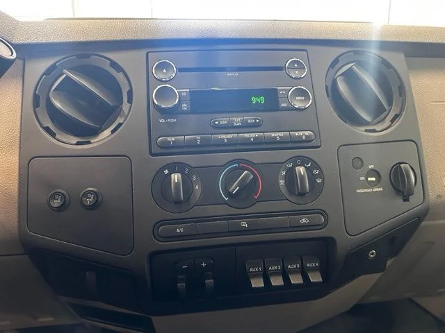Used 2010 Green Ford XL image 12