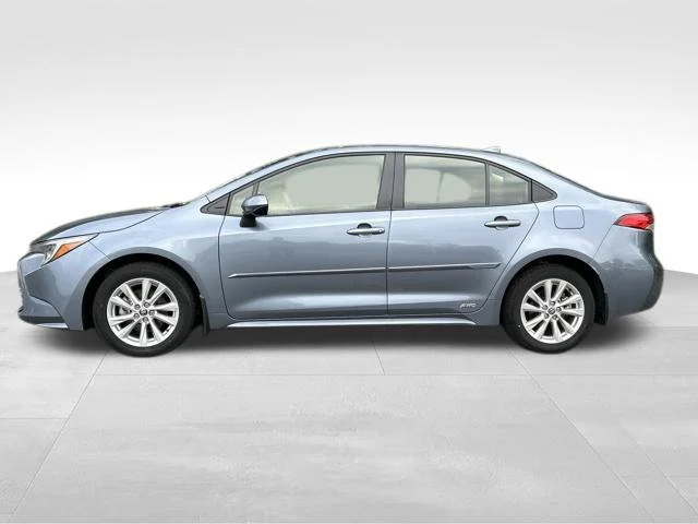 Certified Used 2026  Toyota LE image 2