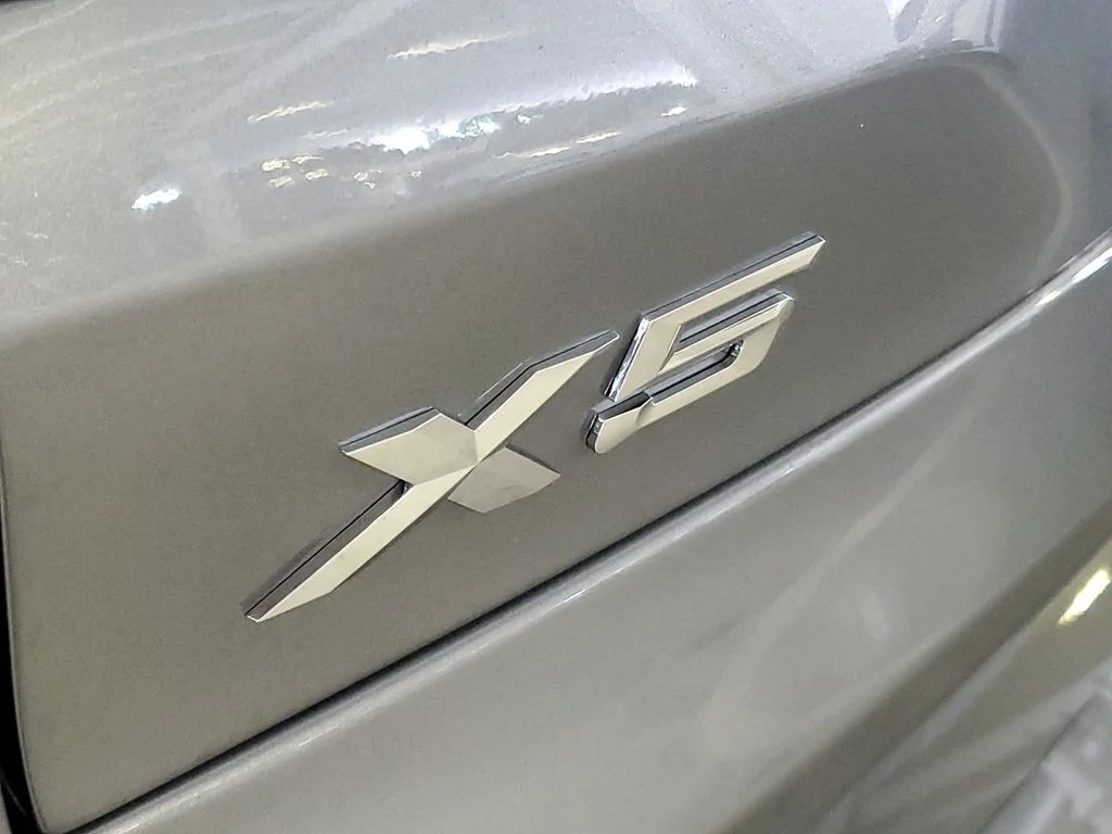 Used 2026 Gray BMW sDrive40i image 6