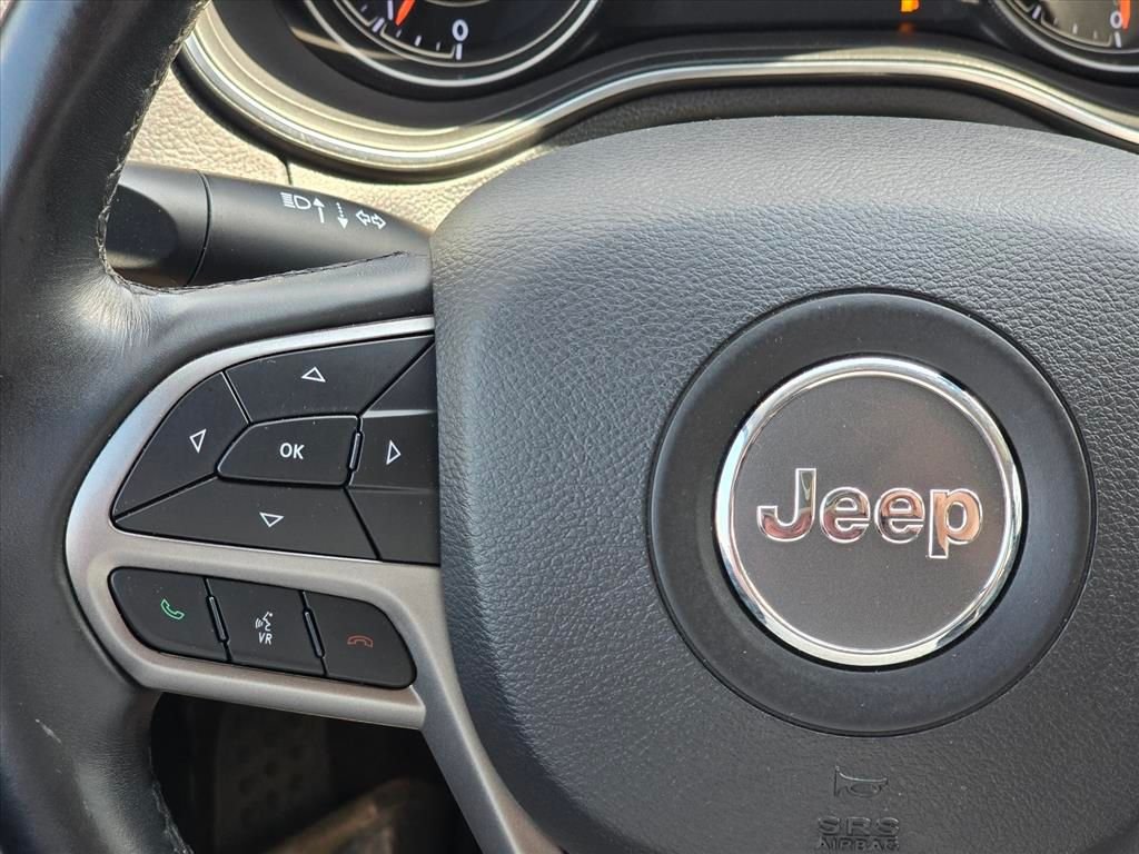 Used 2019 Red Jeep Latitude Plus image 15