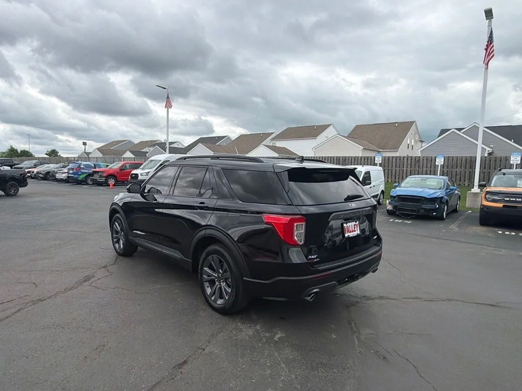 Used 2023 Black Ford XLT image 6