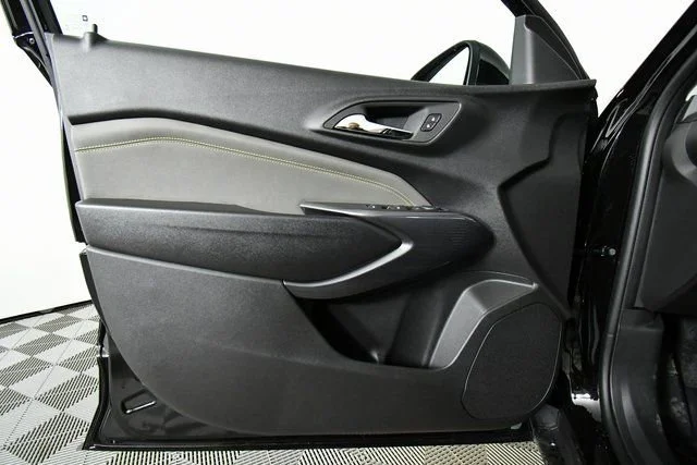 New 2026 Mosaic Black Metallic Chevrolet ACTIV image 21