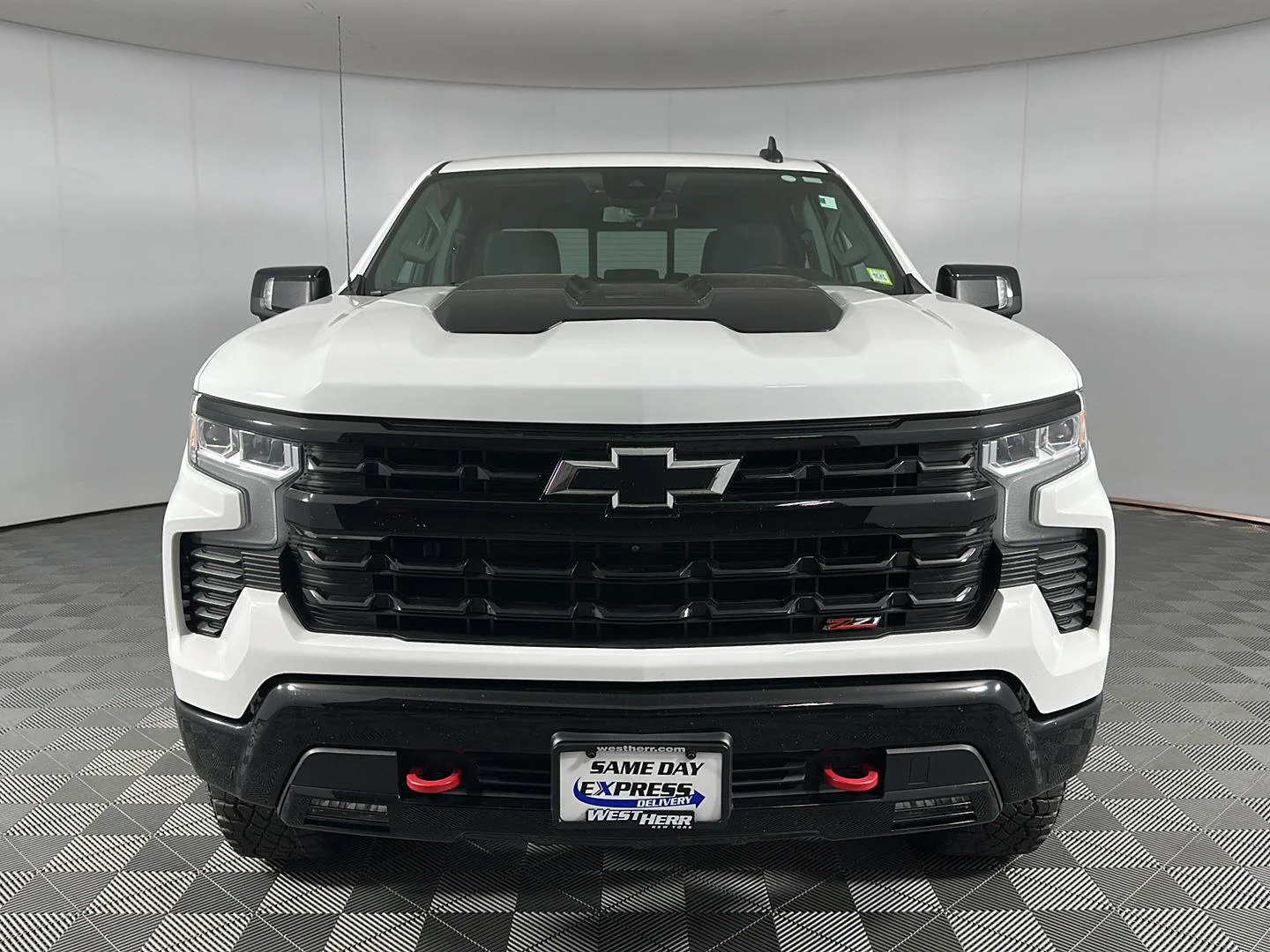 Used 2022 Summit White Chevrolet LT Trail Boss image 2
