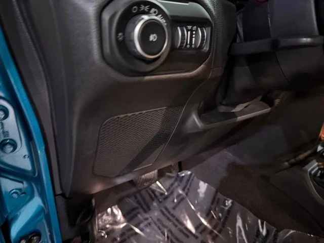 Used 2019 Bikini Pearlcoat Jeep Unlimited Rubicon image 14