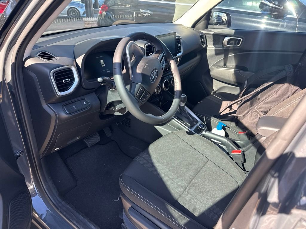 Used 2025 Gray Hyundai SEL image 7