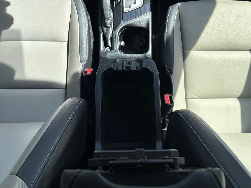 Used 2018 Pearl Toyota Limited image 17