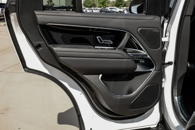 New 2026 Fuji White Land Rover SE image 57