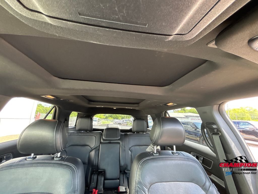 Used 2017 Gray Ford Limited image 17