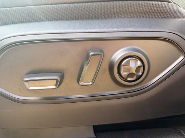 New 2027 White Jeep Laredo Altitude image 19