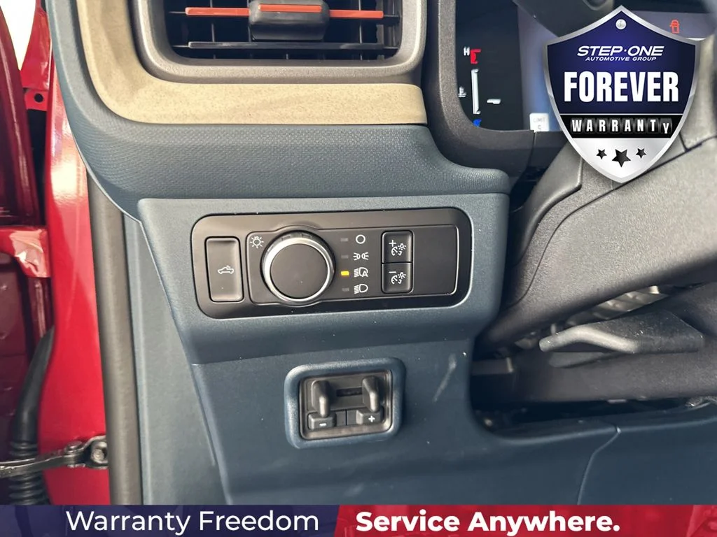 Used 2025 Red Ford Lariat image 19