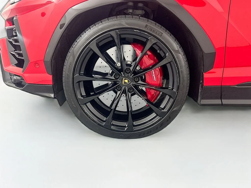 Used 2022 Rosso Mars Metallic Lamborghini  image 33