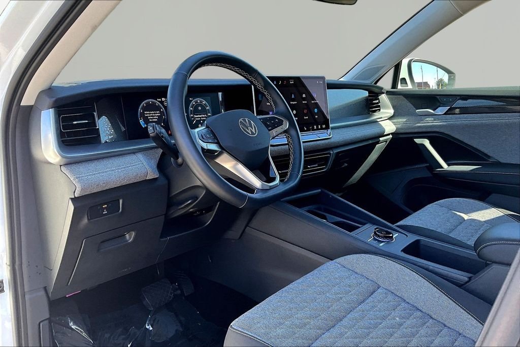 Certified Used 2025  Volkswagen 2.0T S image 18