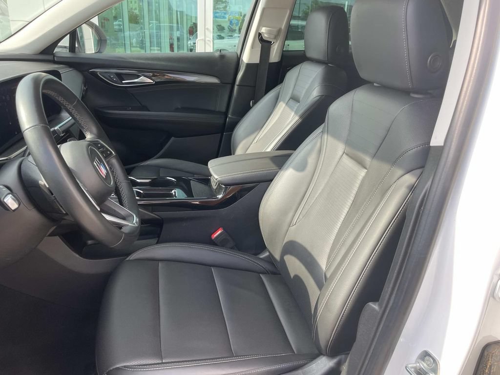 Used 2024 Summit White Buick Preferred image 17