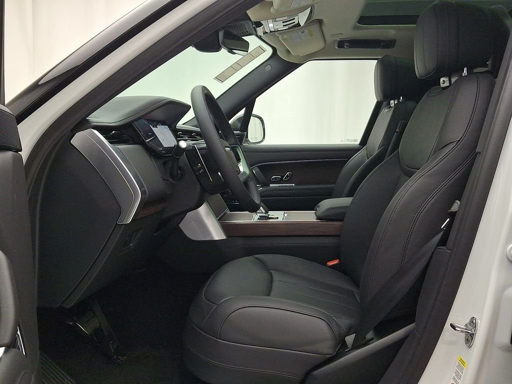 New 2026 Fuji White Land Rover SE image 10