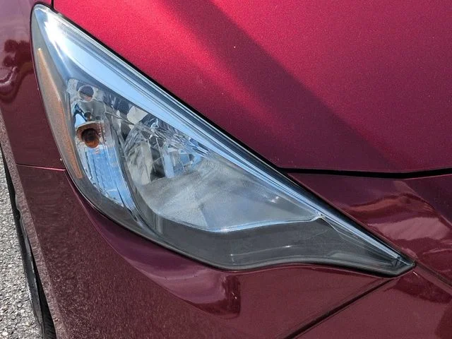 Used 2019  Toyota LE image 10