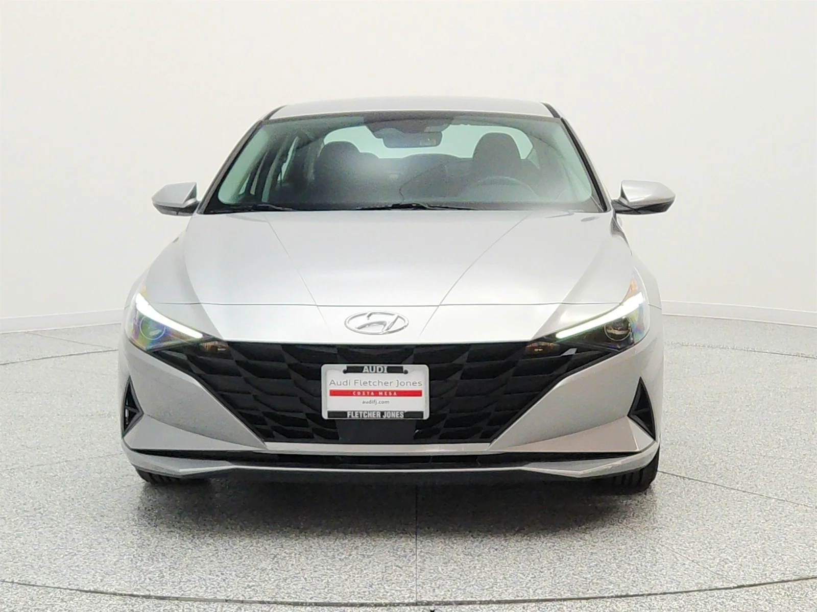 Used 2021 Shimmering Silver Pearl Hyundai SEL IVT image 2