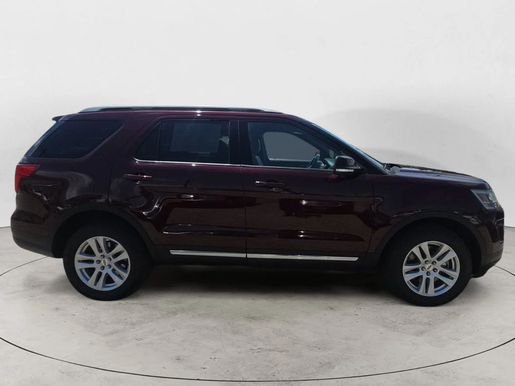 Used 2018 Red Ford XLT image 4