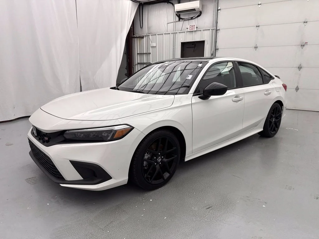 Used 2024 Platinum White Pearl Honda Base image 3