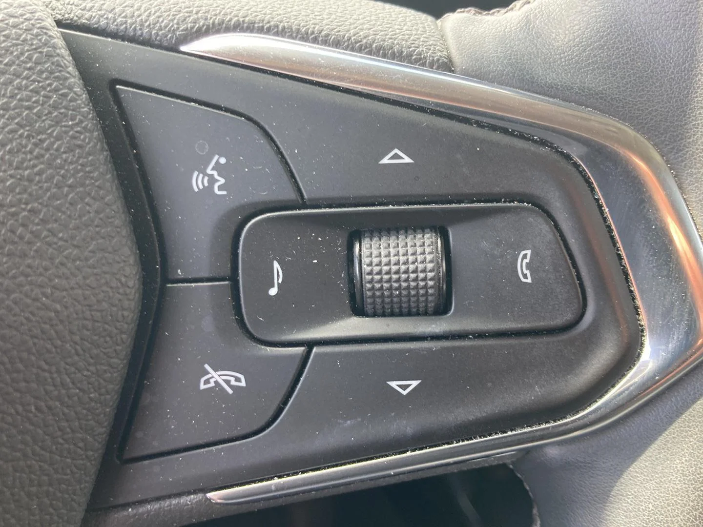 Used 2024 Cacti Green Chevrolet ACTIV image 17