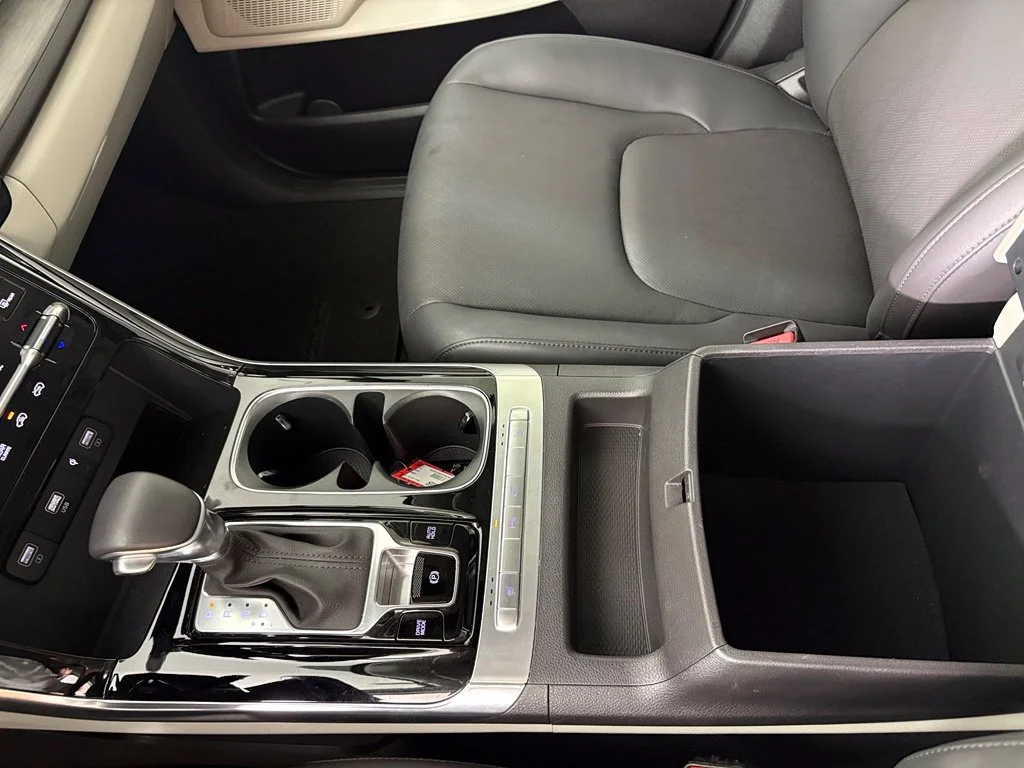 Used 2024 White Kia EX image 39