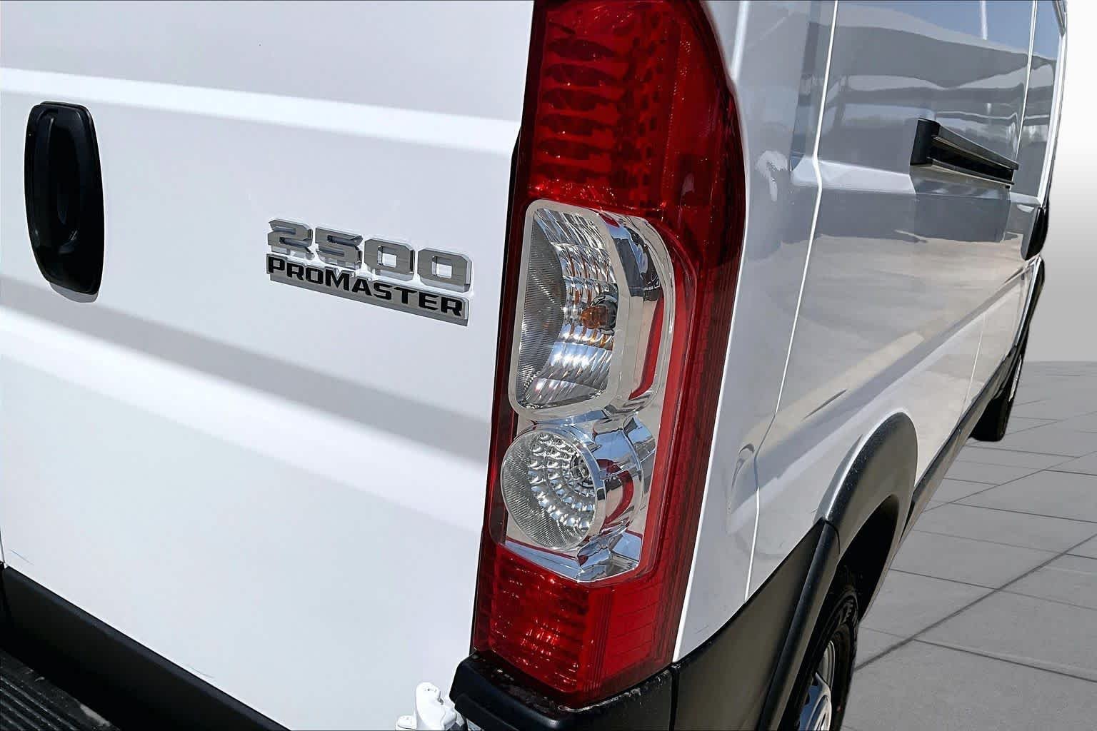 New 2027 Bright White Clearcoat RAM Tradesman image 15