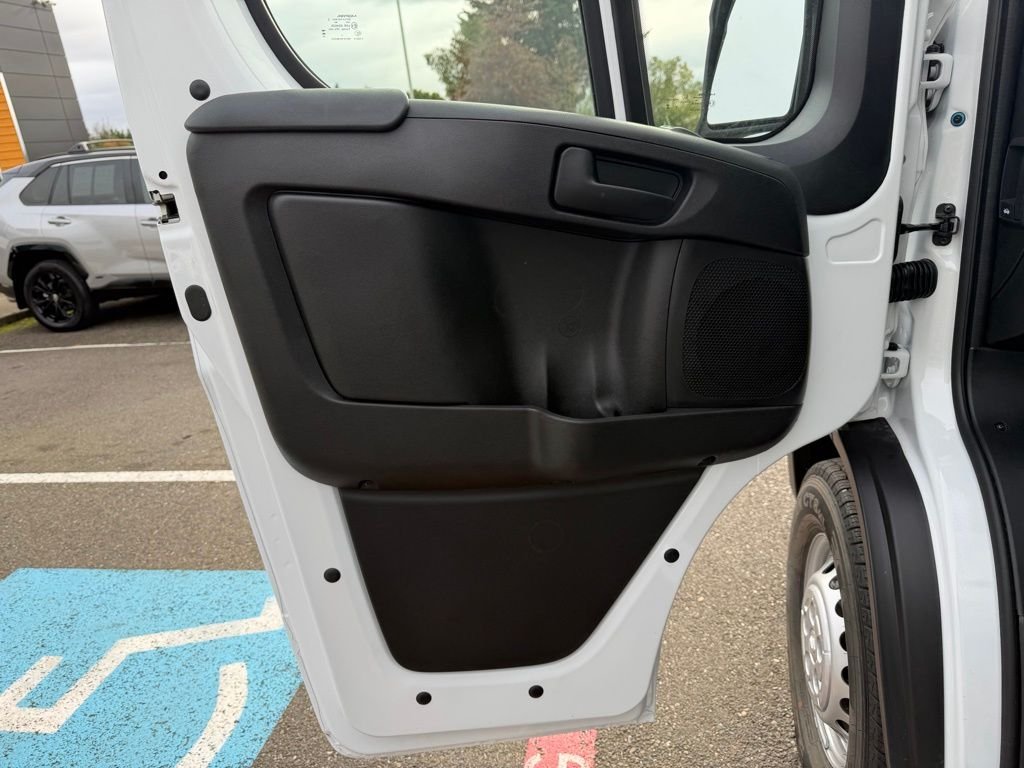 New 2026 Bright White Clear-Coat Exterior Paint RAM High Roof image 12