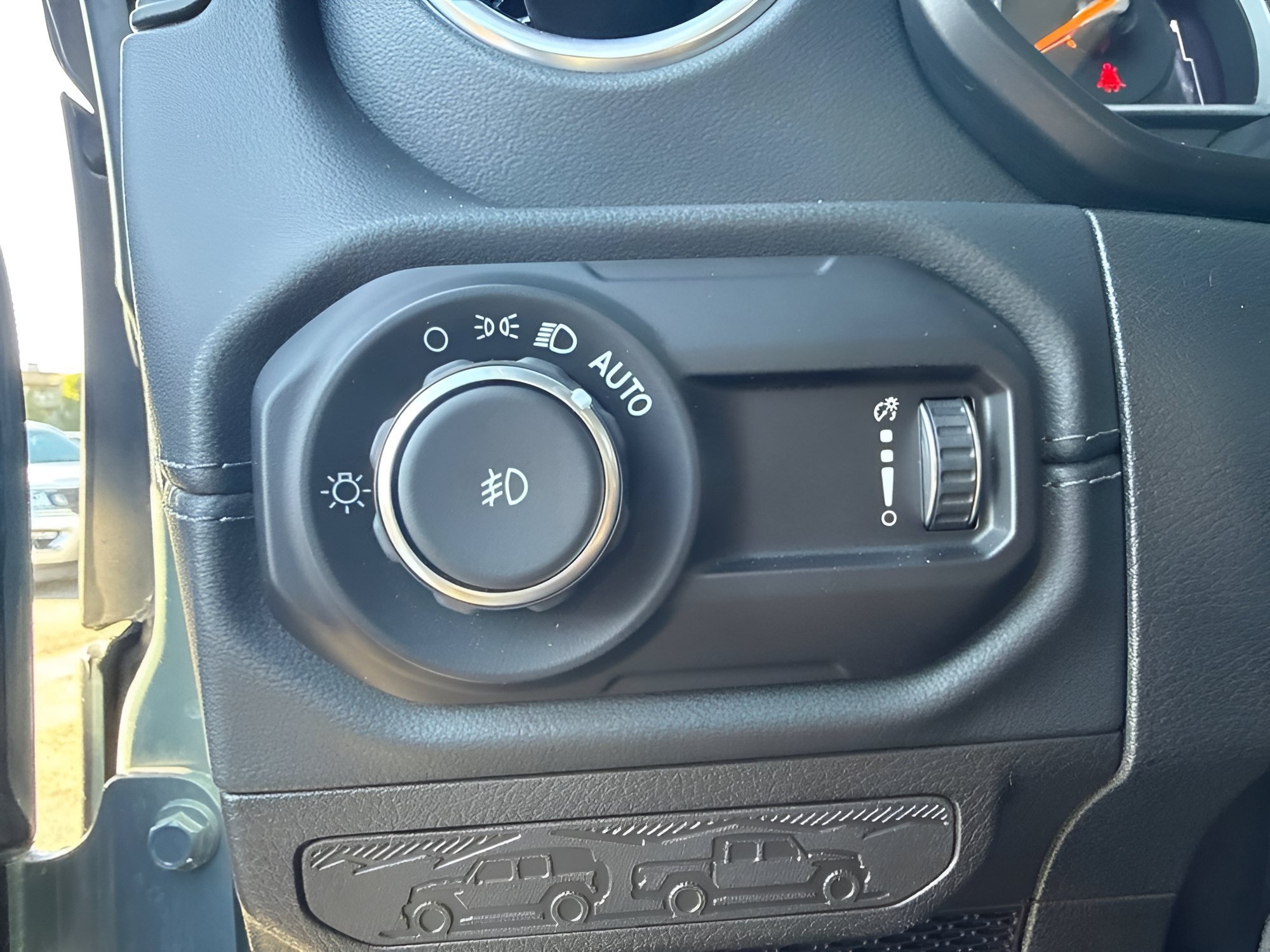 Used 2024 Anvil Clear Coat Jeep Sahara image 25