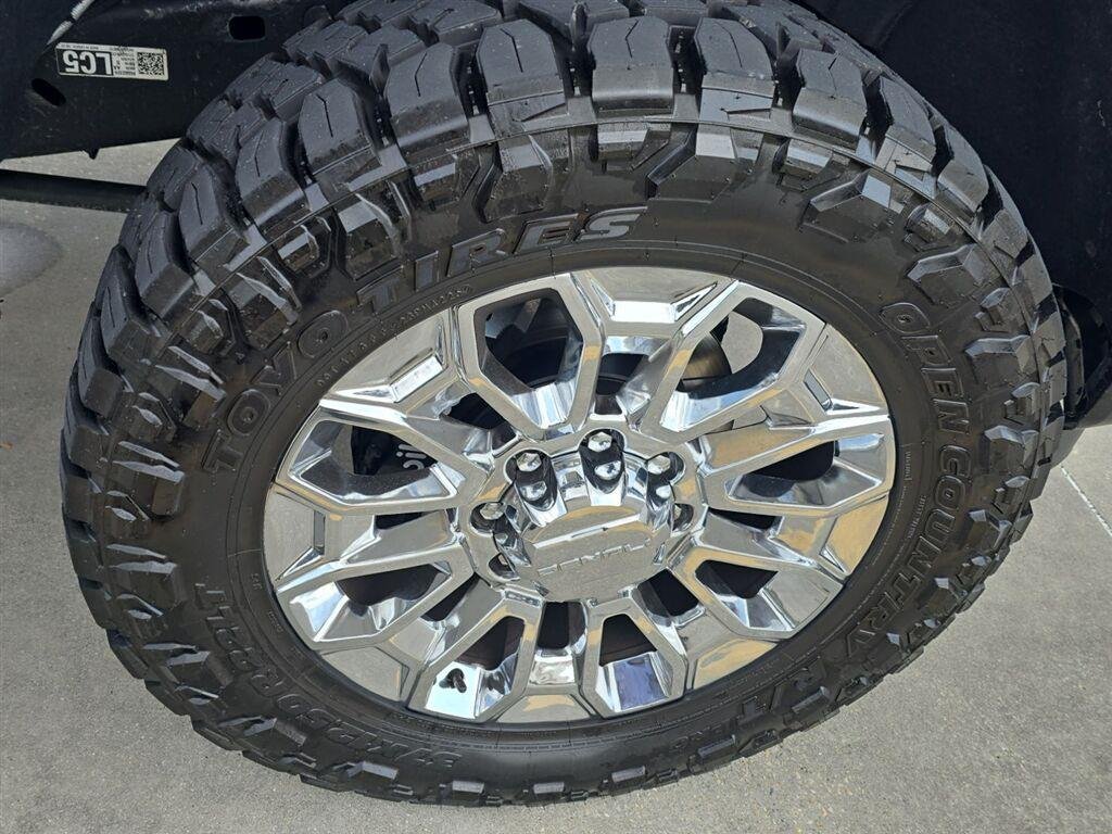 Used 2025 Sterling Metallic GMC Denali Ultimate image 7