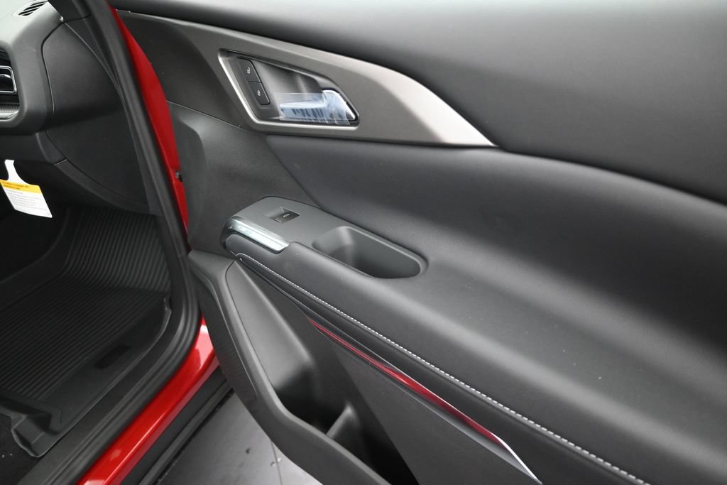 2027 Chevrolet Traverse LT - Photo 23