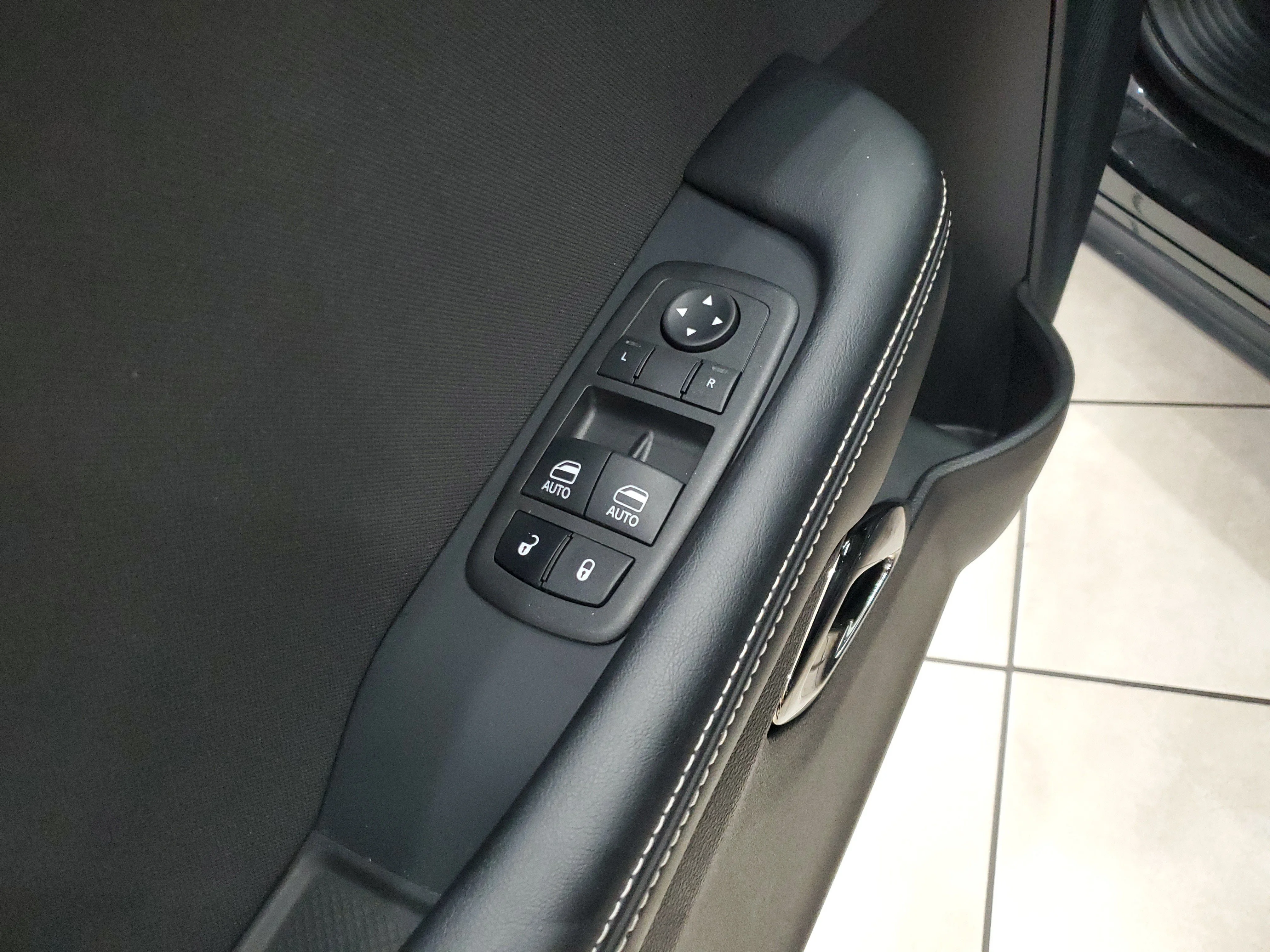 Used 2022 Pitch Black Clearcoat Dodge SRT Hellcat image 21