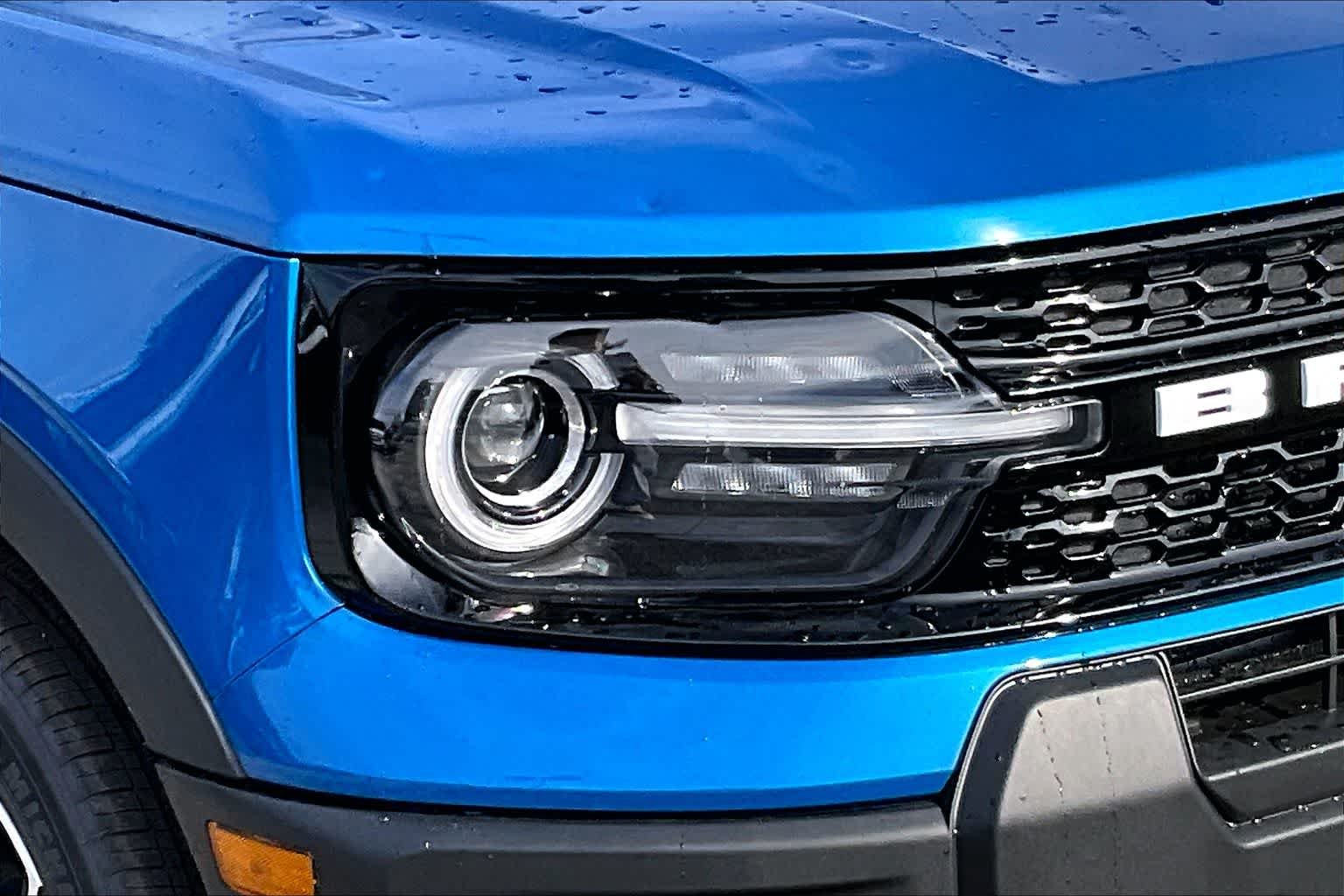 New 2026 Velocity Blue Metallic Ford Outer Banks® image 10