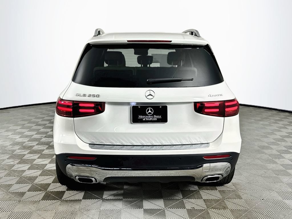 New 2026 Polar White Mercedes-Benz GLB 250 image 37
