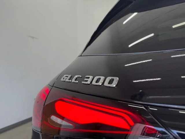 New 2027 Black Mercedes-Benz GLC 300 image 45