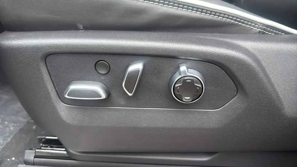 2026 GMC Sierra 1500 AT4X - Photo 18